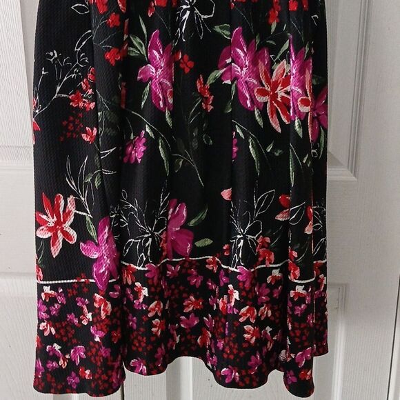 Black and floral print waffle material capped sleeve midi dress Sz XL - Picture 5 of 7